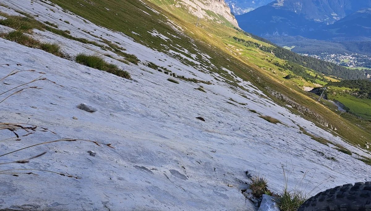 Abfahrt auf Feldplatte ins Flimser Skigebiet | © DAV Sektion Altdorf - Jan Kürschner