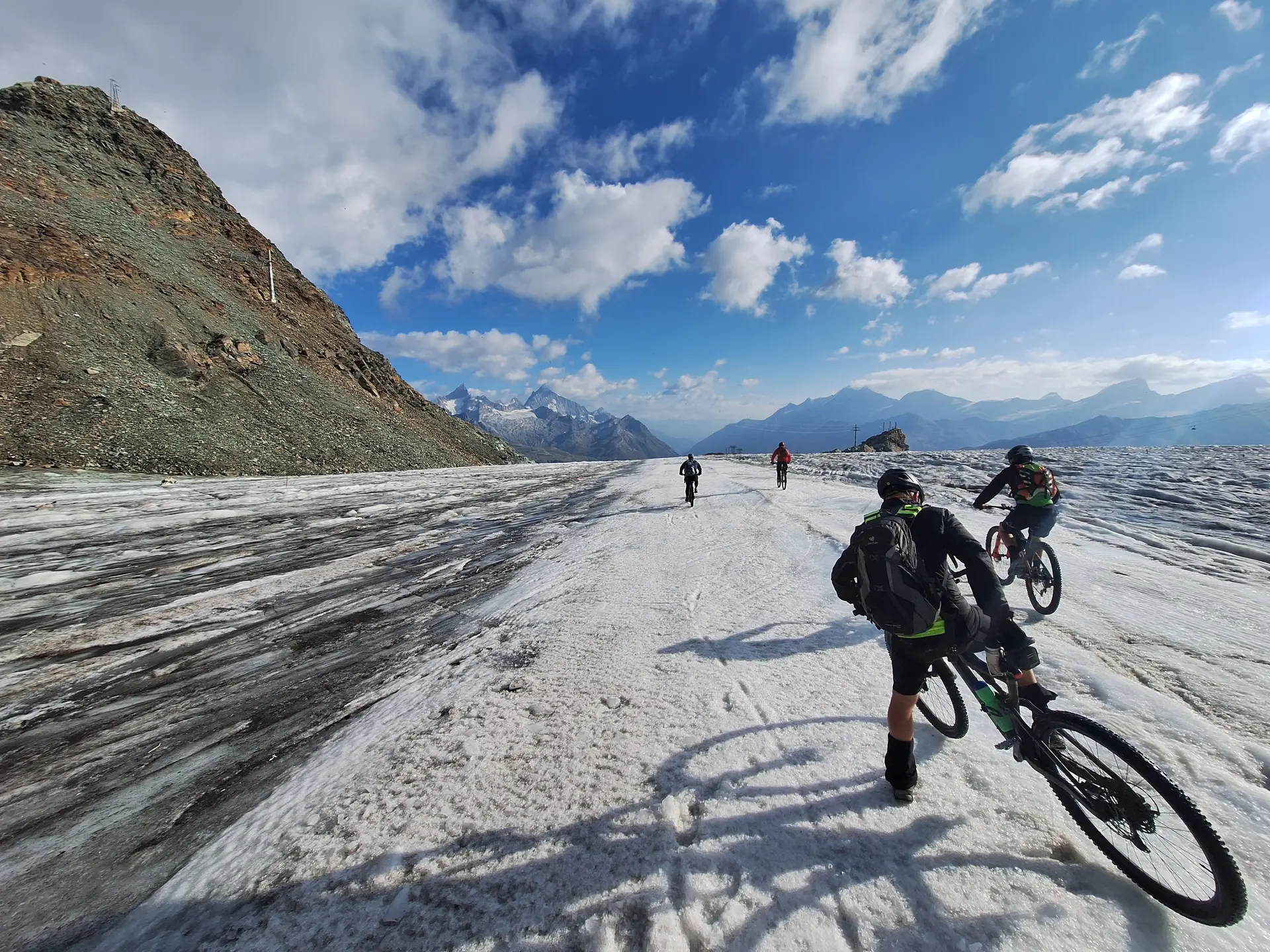 MTB-Abfahrt vom Theodulgletscher | © DAV Sektion Altdorf - Jan Kürschner