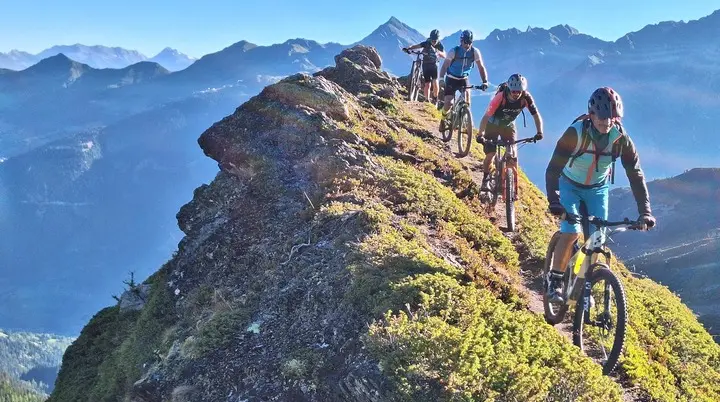 Trail am Kamm - im Hintergrund Verbier | © DAV Sektion Altdorf - Jan Kürschner