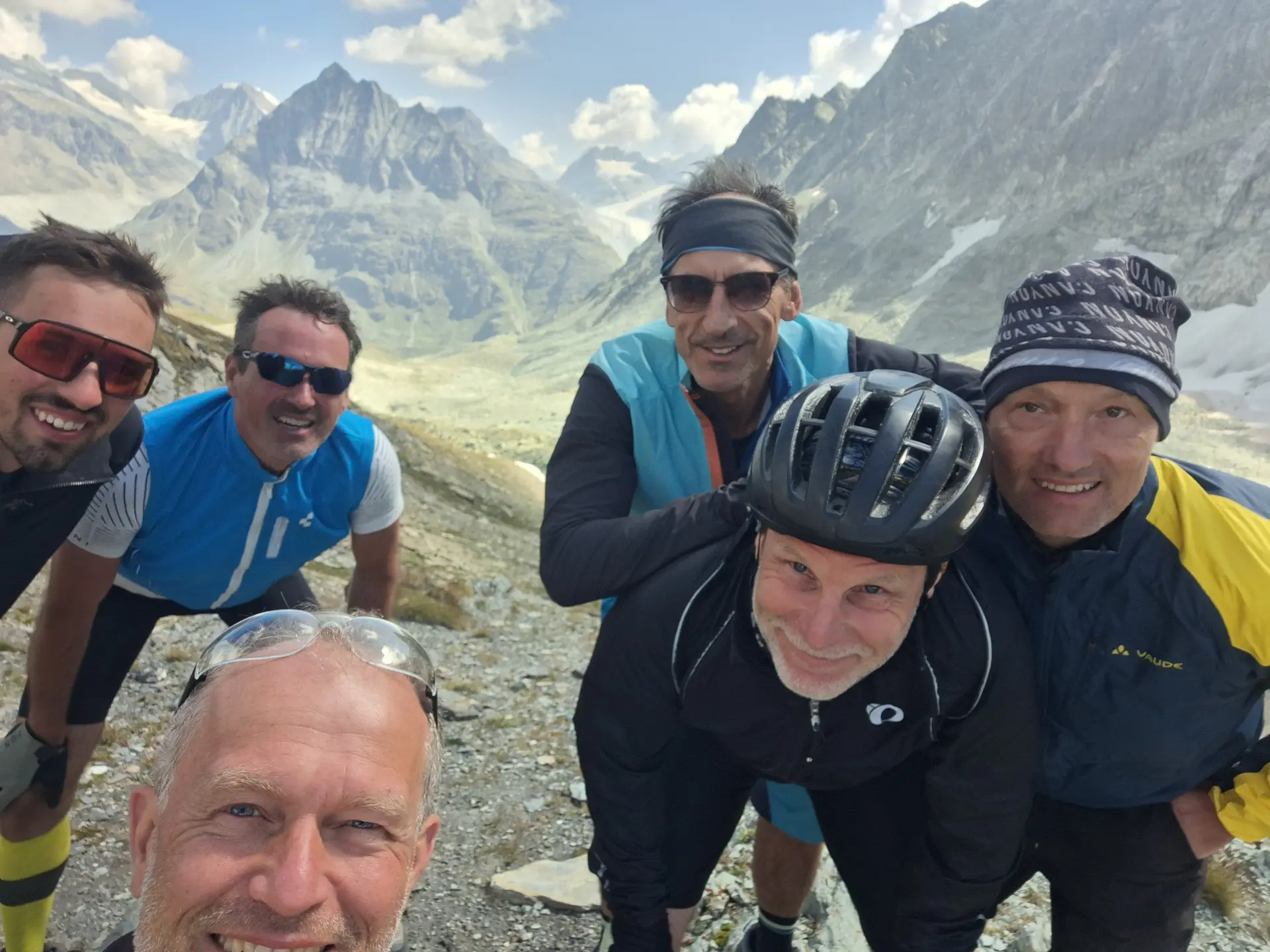 Gruppenfoto am Fenetra de Durand | © DAV Sektion Altdorf - Jan Kürschner
