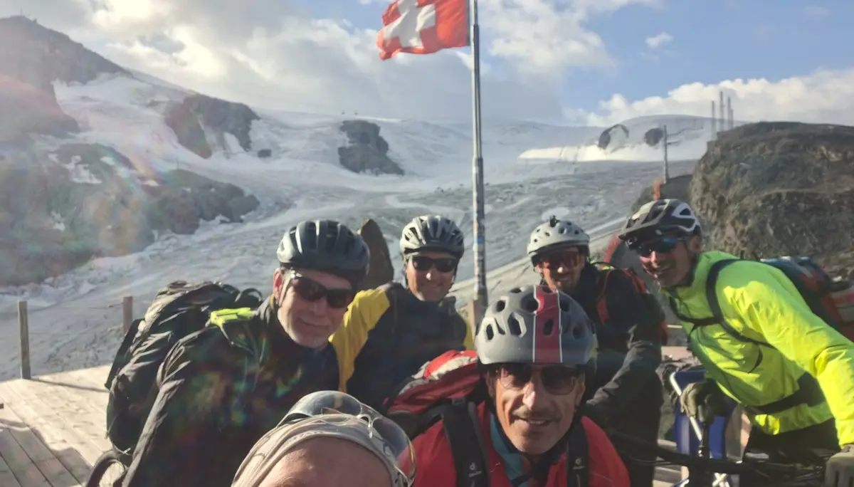 Gruppenfoto an Theodulhütte | © DAV Sektion Altdorf - Jan Kürschner