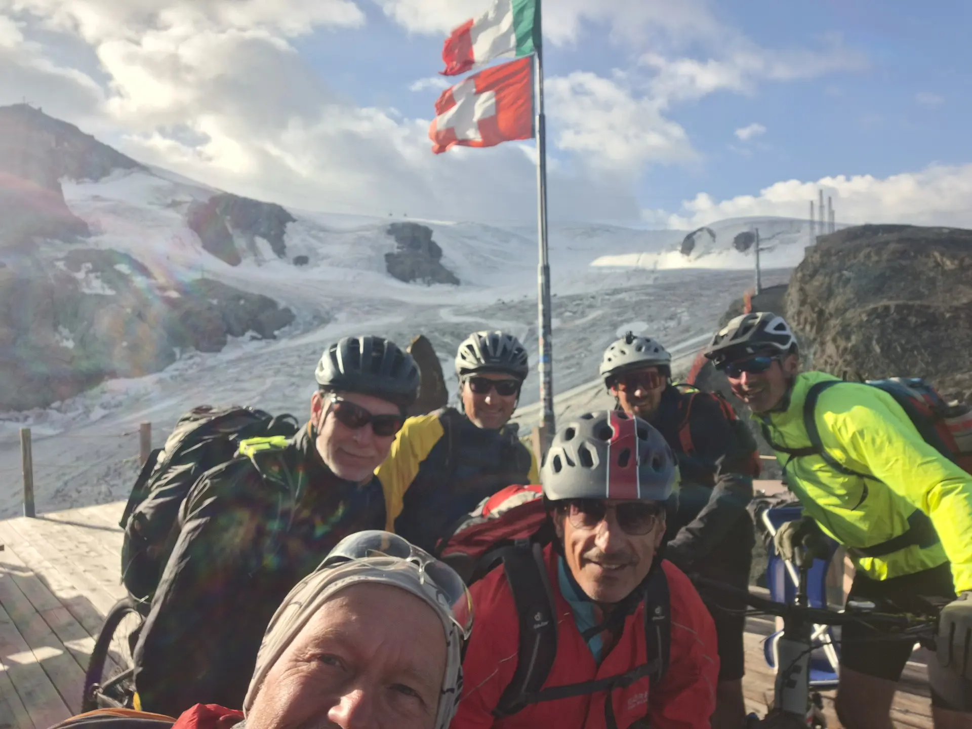 Gruppenfoto an Theodulhütte | © DAV Sektion Altdorf - Jan Kürschner