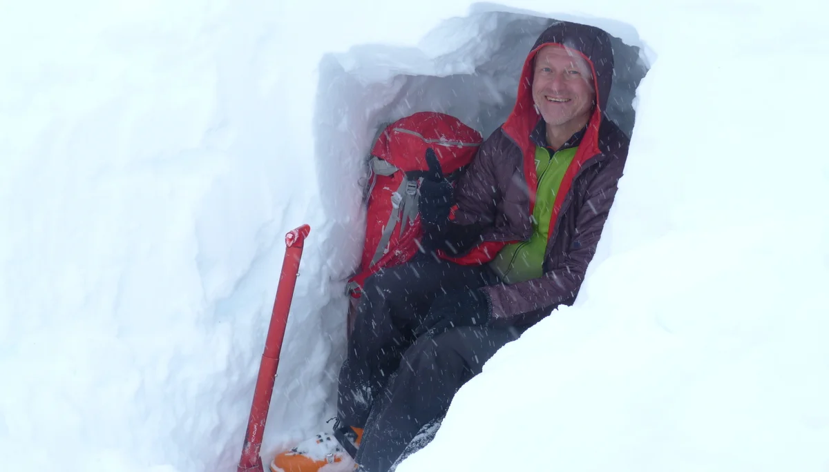 Schneeunterstand | © DAV Sektion Altdorf - Jan Kürschner