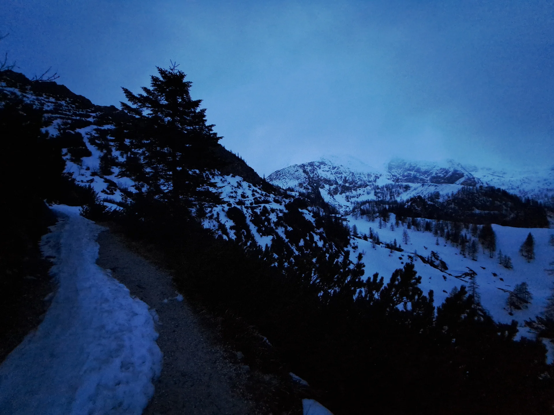 auf Schneeresten zum Stahlhaus | © DAV Sektion Altdorf - Jan Kürschner