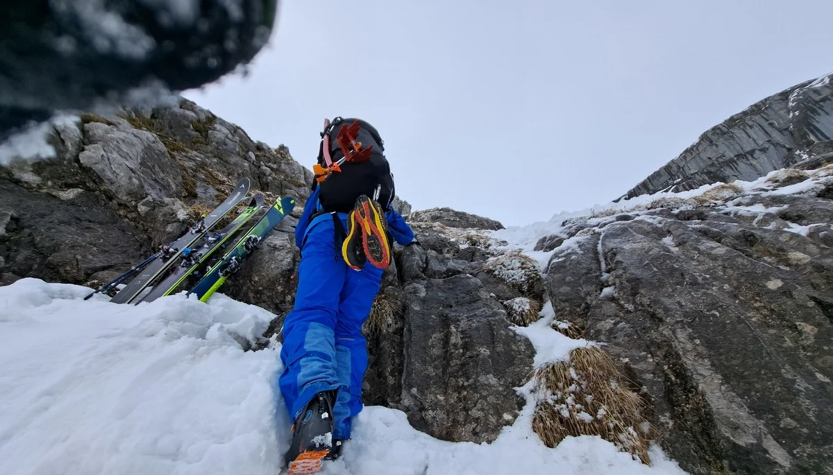 Abklettern statt Tiefschneeabfahrt | © DAV Sektion Altdorf - Jan Kürschner