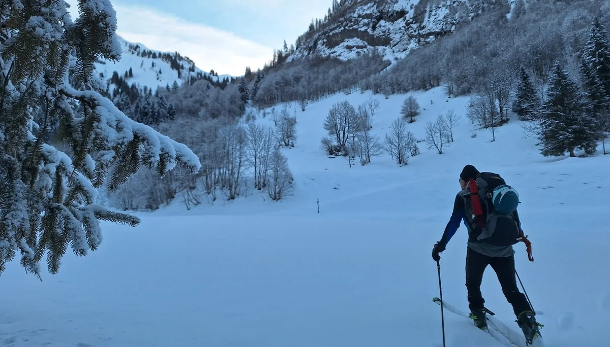 Aufstiegsbeginn Erzbergtal unverspurt | © DAV Sektion Altdorf - Jan Kürschner