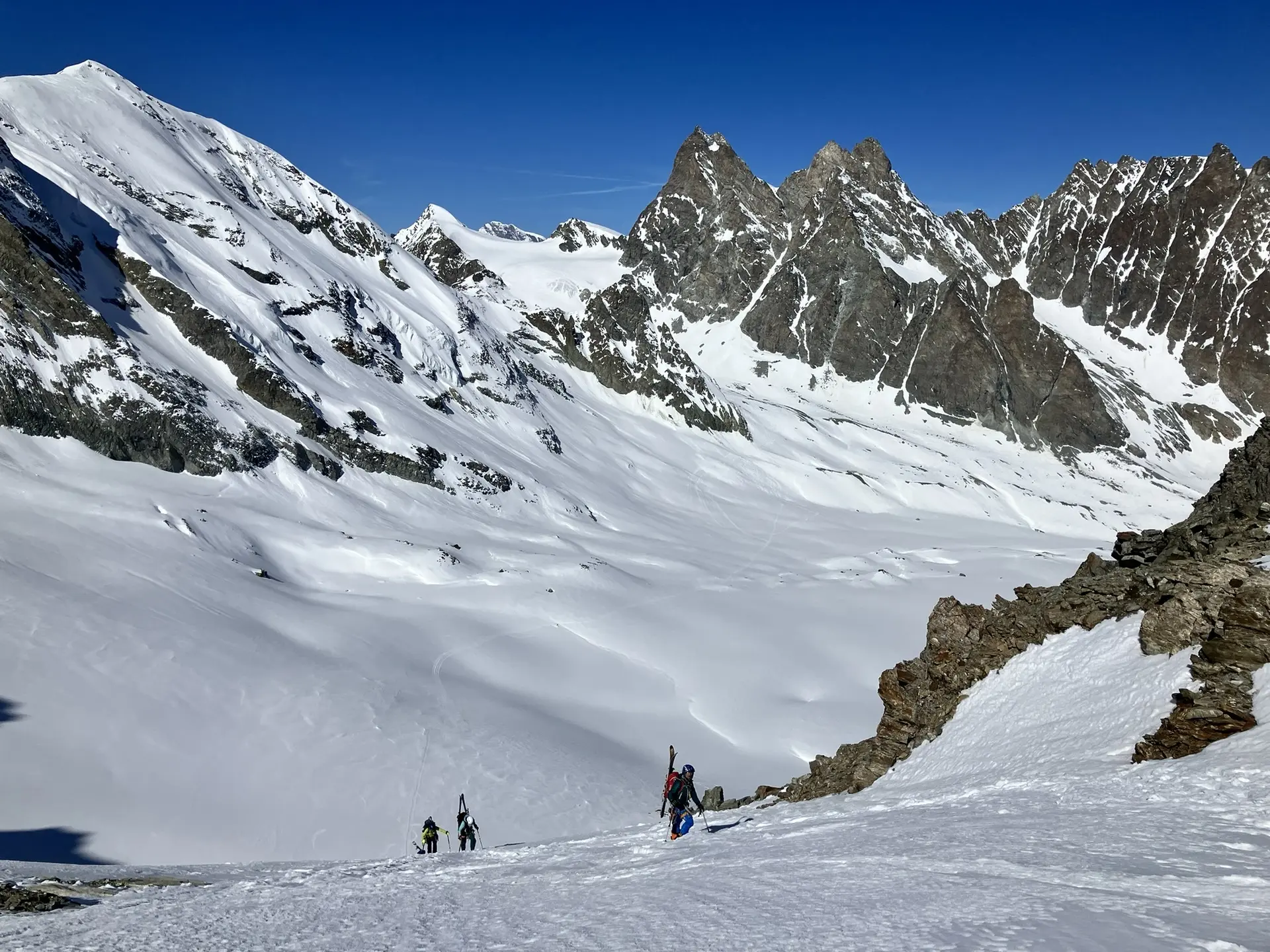 mit Steigeisen über den Col du Mont Brule | © DAV Sektion Altdorf - Wolfgang Müller