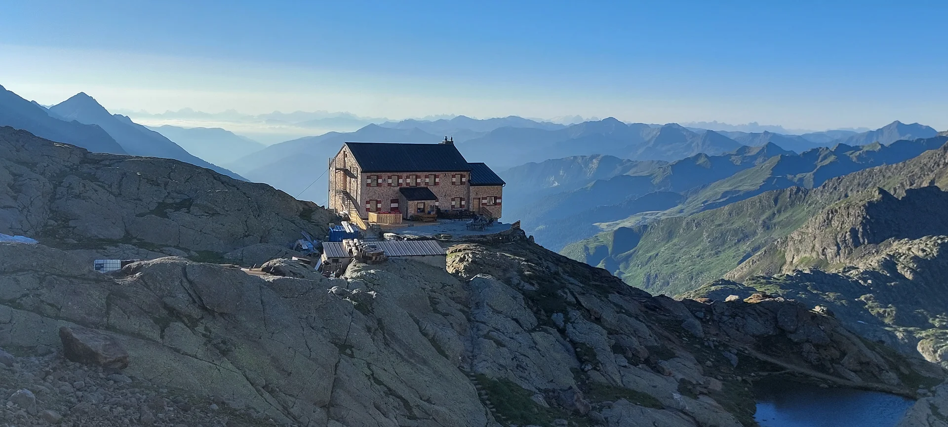 Teplitzer Hütte mit Dolomitenpanorama | © DAV Sektion Altdorf - Volker