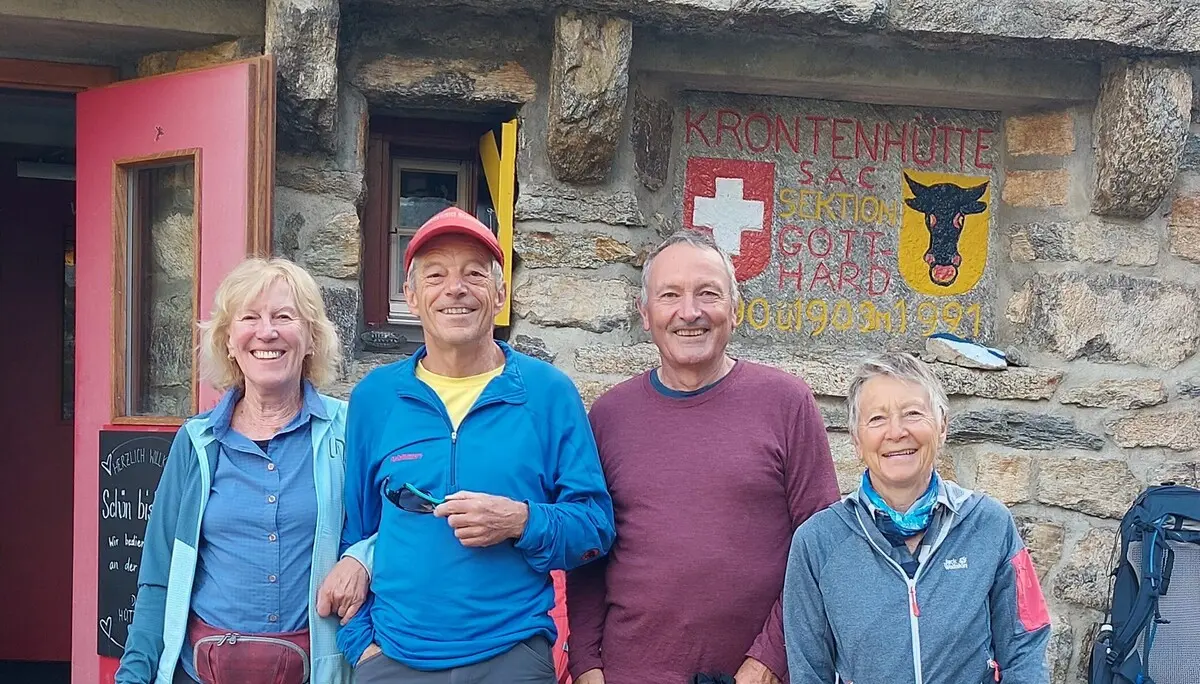 Gruppenbild vor der Kröntenhütte | © DAV Sektion Altdorf - Volker Güther