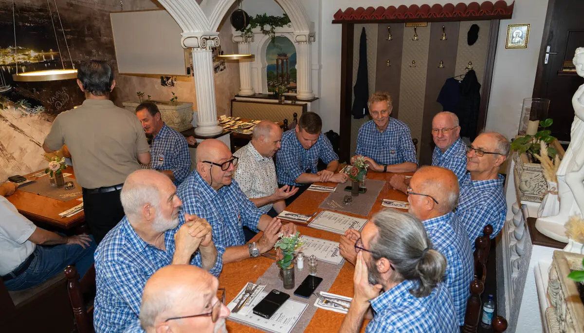 Gemütliches Beisammensein mit Chor | © DAV Sektion Altdorf